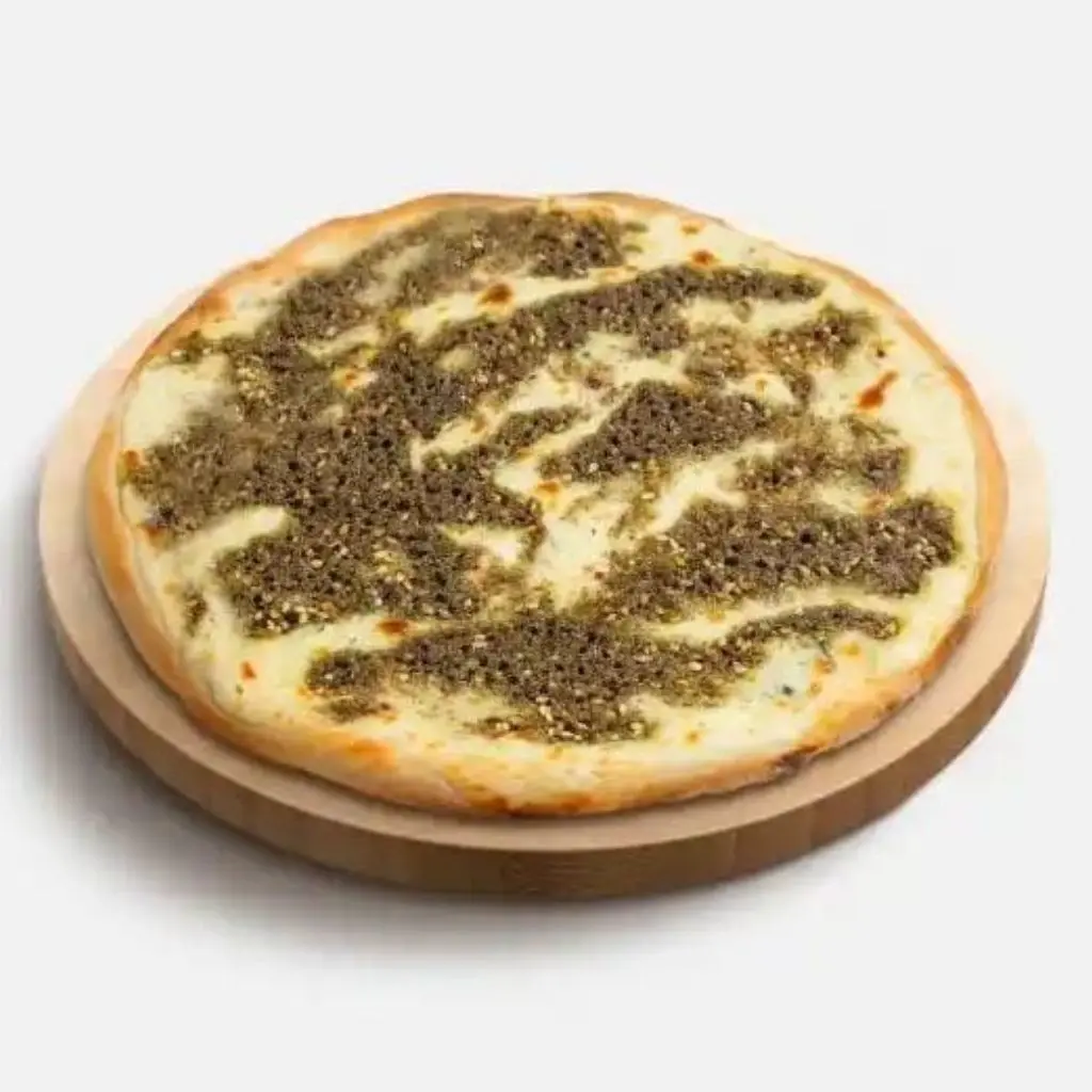 مناقيش جبن عكاوي بالزعتر